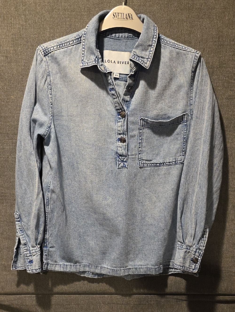 Lola River Light Wash Denim Pullover Shirt Size XS PTP 20 In L 24 1/2 In